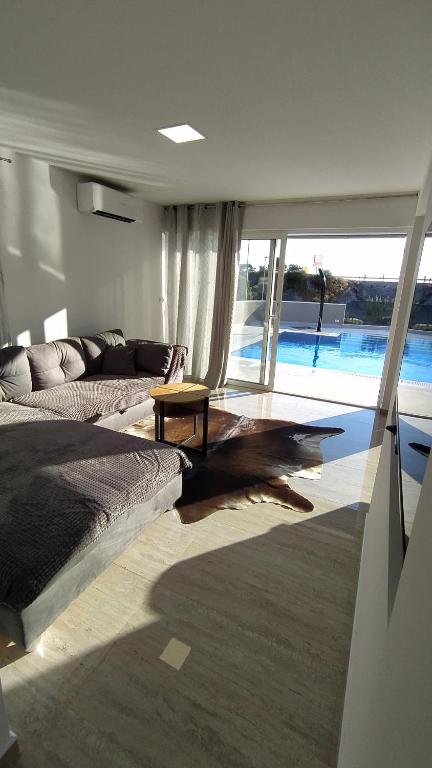 Bazén v ubytování Primošten Pool Fantasy apartmant nebo v jeho okolí