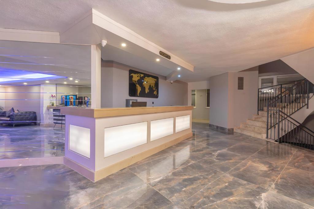TV a/nebo společenská místnost v ubytování Akdora Elite Hotel & Spa