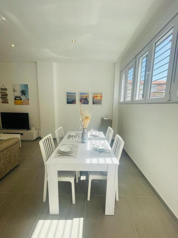 Fotografia z galérie ubytovania Apartamento Alhucemas Playa v destinácii Málaga