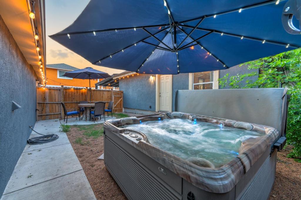 Fotografie z fotogalerie ubytování Private Hot Tub3bd2ba 2 Miles To Sa River Walk v destinaci San Antonio