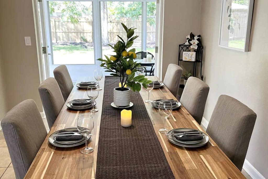 Citrus Cottage, Perfectly furnished delightful modern retreat!, Deltona