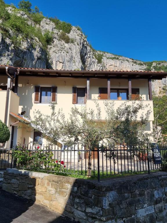 Nespecifikovaný výhled na hory nebo výhled na hory při pohledu z apartmánu
