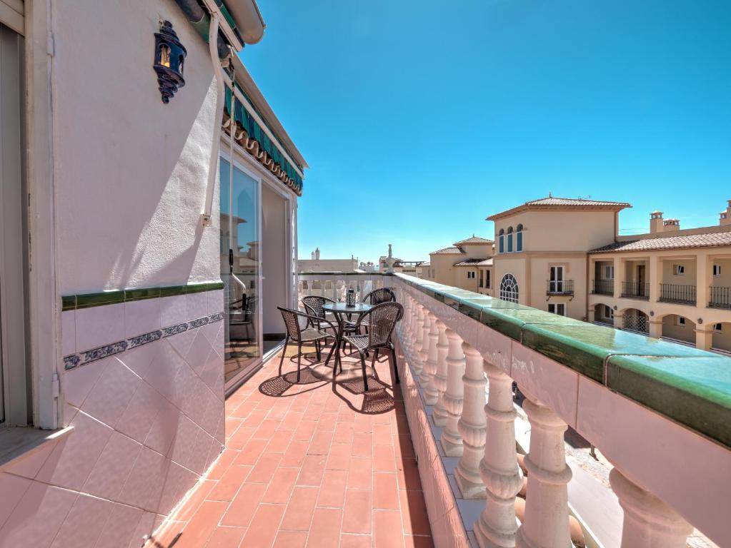 Balkon lub taras w obiekcie Fantastic penthouse with roof terrace in the heart of Nerja