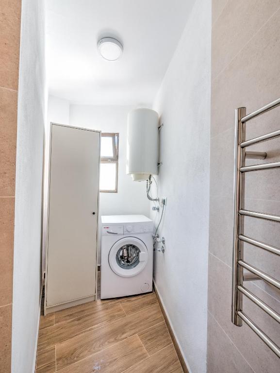 Łazienka w obiekcie Fantastic penthouse with roof terrace in the heart of Nerja