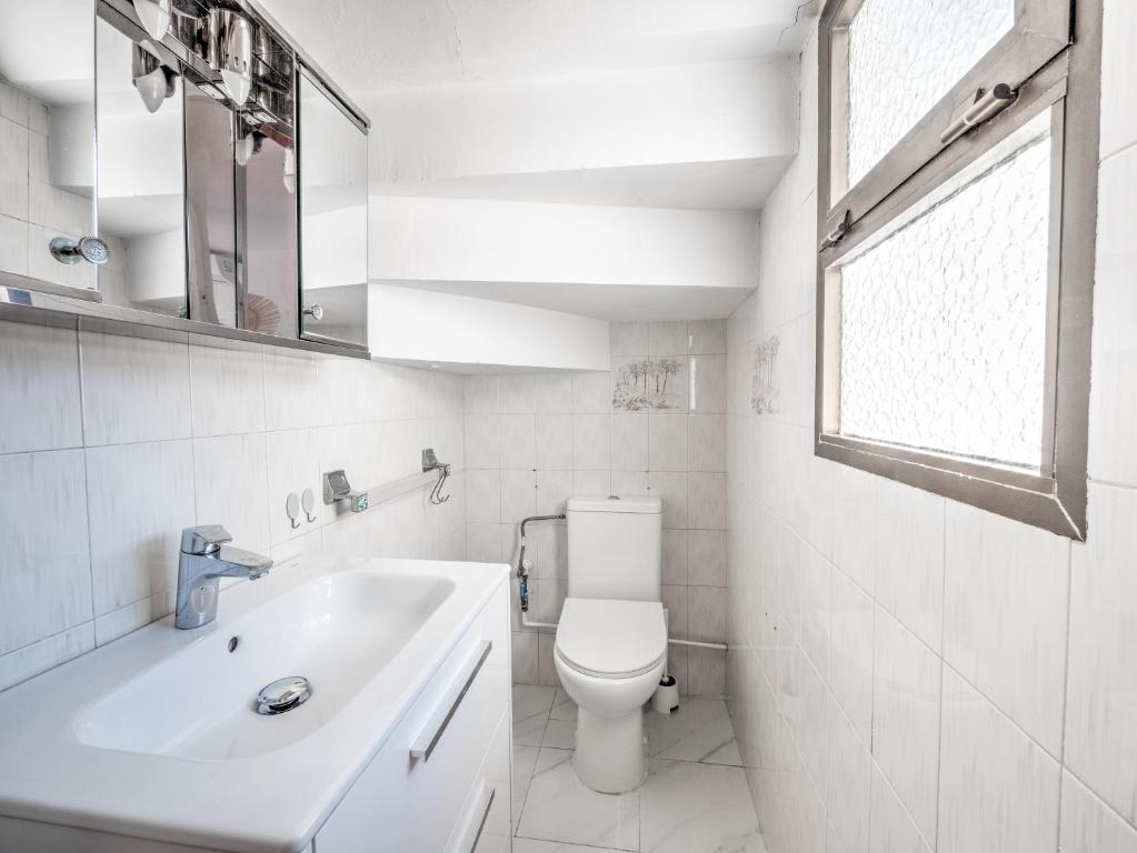 Łazienka w obiekcie Fantastic penthouse with roof terrace in the heart of Nerja
