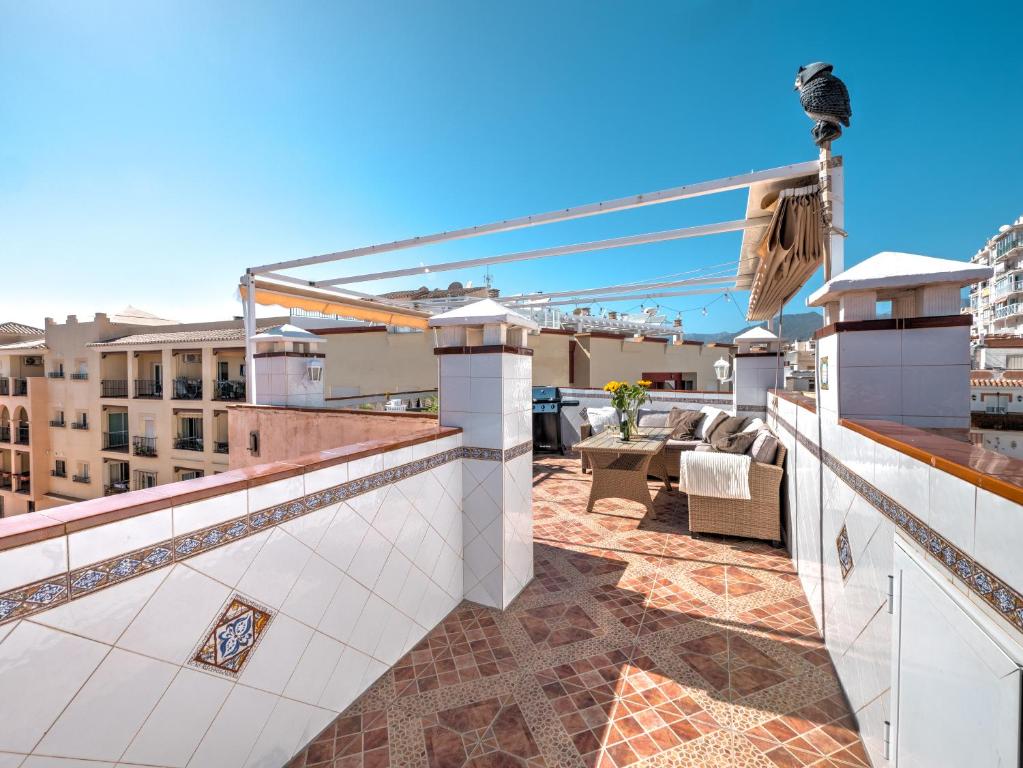 Balkon lub taras w obiekcie Fantastic penthouse with roof terrace in the heart of Nerja