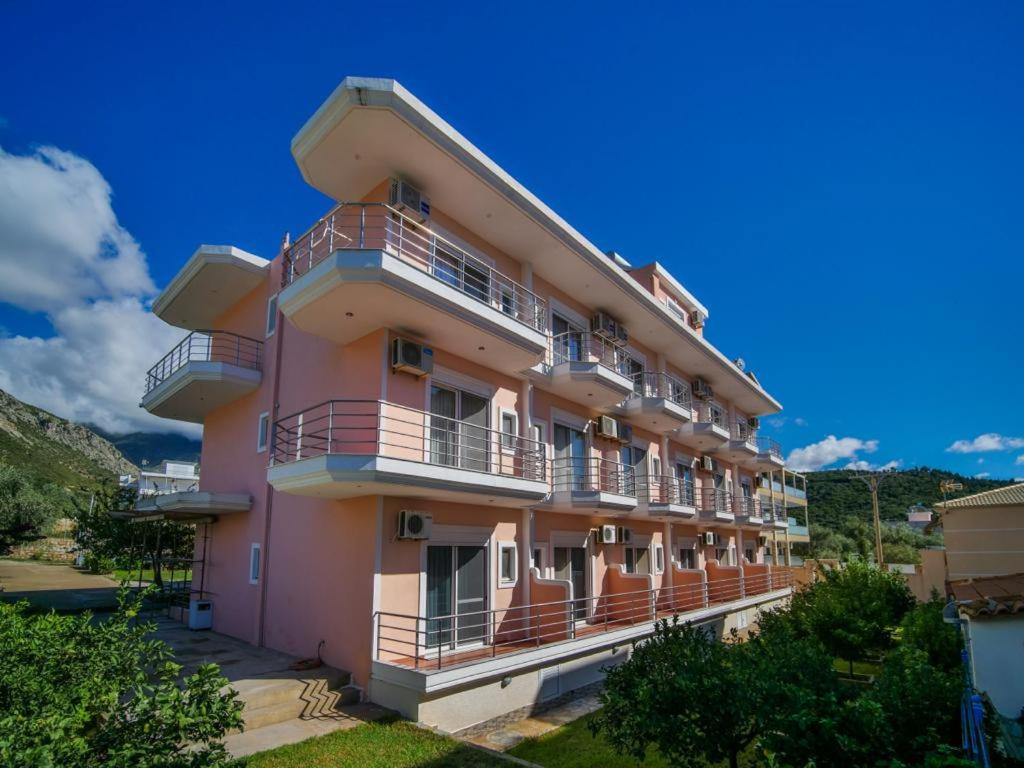 Himara Royal Hotel