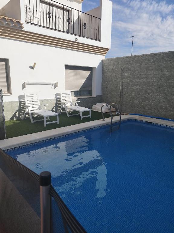 LA MANCHEGUITA DE MADRIGUERAS 5 DORMITORIOS DOBLES CHALET CON ...