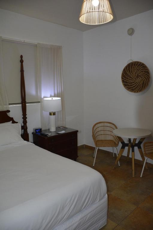 Postel nebo postele na pokoji v ubytování Turtle Bay Inn