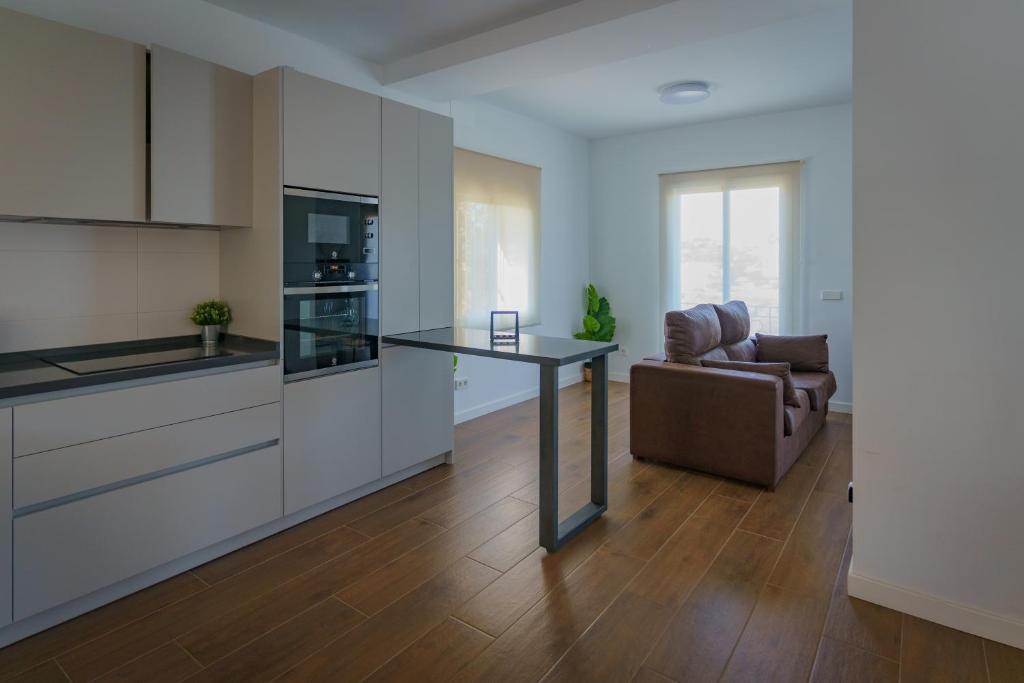 Kuchyňa alebo kuchynka v ubytovaní Casa Bluebelle Guadalmina