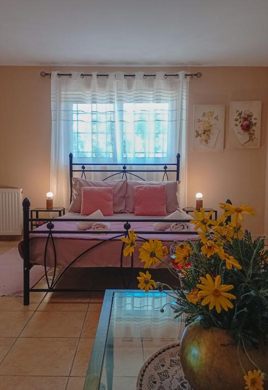 Posteľ alebo postele v izbe v ubytovaní Olyna’s Apartment N.S Preveza