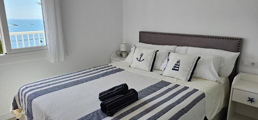 Postel nebo postele na pokoji v ubytování Apartamento Canyelles playa