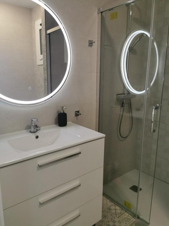 Koupelna v ubytování Apartamento Canyelles playa