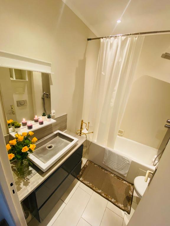 Fotografia z galérie ubytovania Magnifique appartement 60m2 ,3 pièces , équipée,très lumineux, 2 minutes à pied de la plage v destinácii Nice