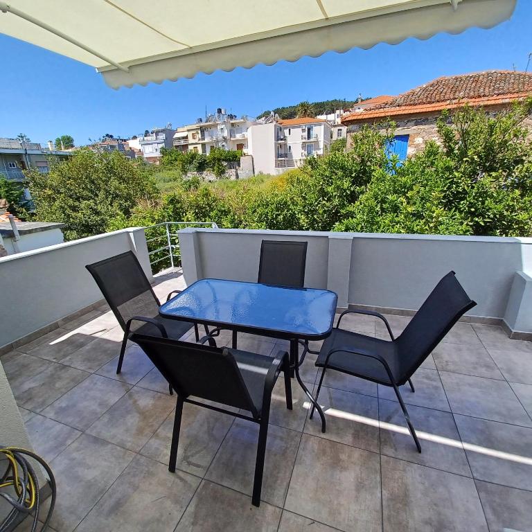 Balkón nebo terasa v ubytování Doukas Home