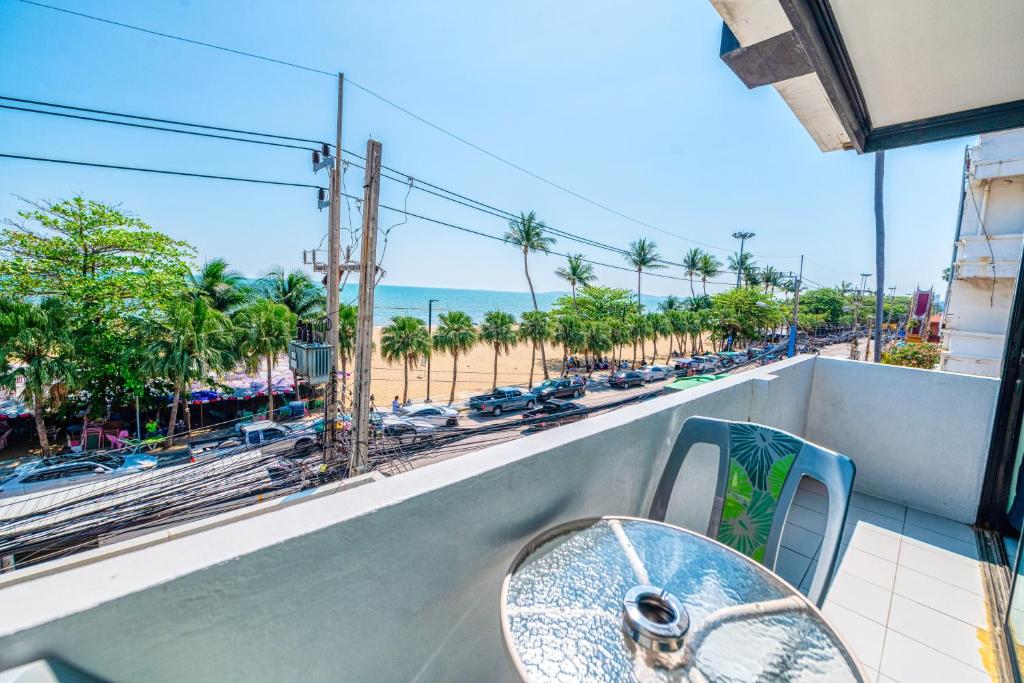 Happy Jomtien - Beachfront - Resim 13