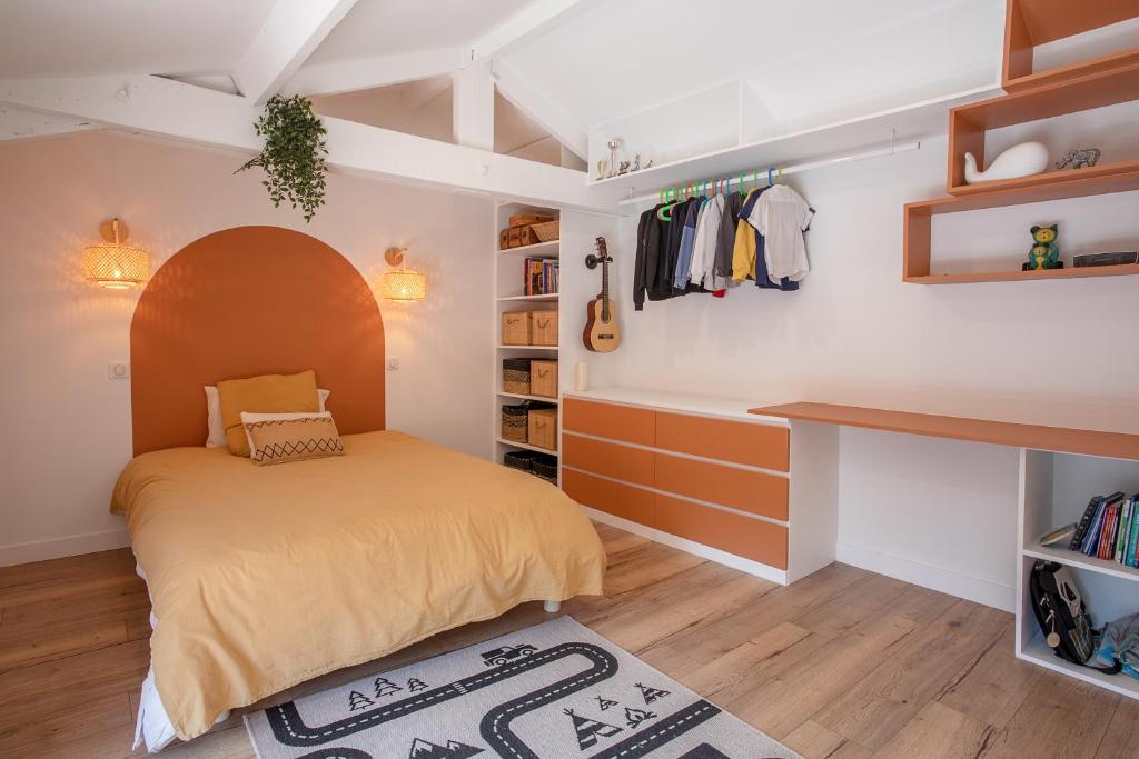 Fotografie z fotogalerie ubytování Villa de 300m² proche de la plage v destinaci Saint-Raphaël