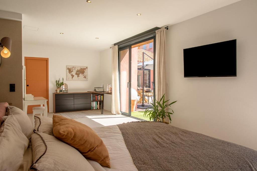 Fotografie z fotogalerie ubytování Villa de 300m² proche de la plage v destinaci Saint-Raphaël