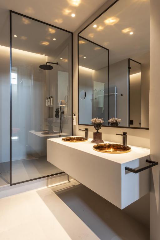 Hotel Palazzo Durazzo Suites - Resim 44