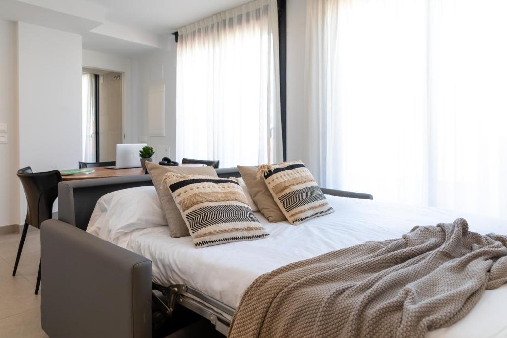 Apartamentos Alidreams Lola Center, Alicante – Precios ...
