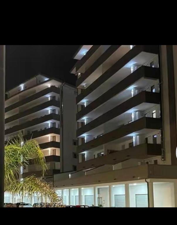 HOTEL EBOLI