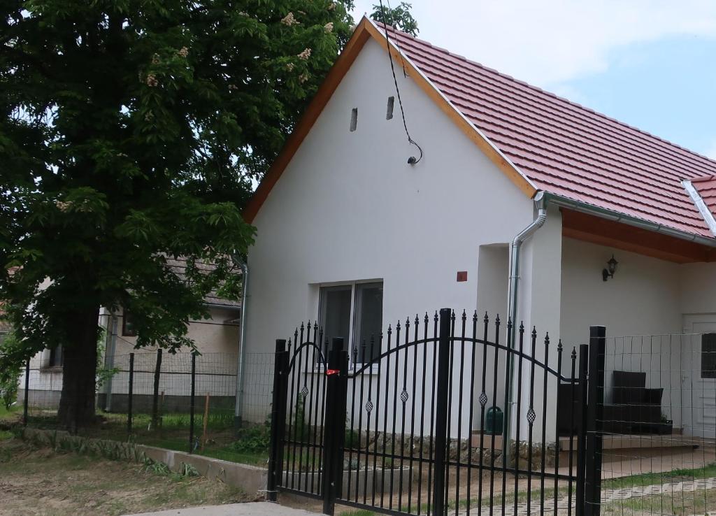 Budova, v ktorej sa dovolenkový dom nachádza