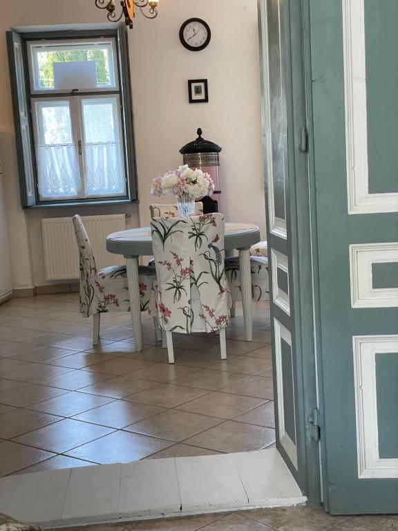 Zdjęcie z galerii obiektu Kánya Veranda w mieście Szomolya