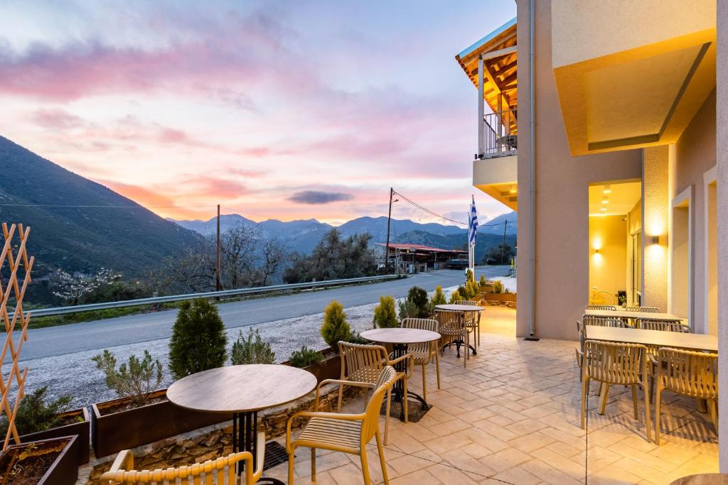 Nespecifikovaný výhled na hory nebo výhled na hory při pohledu z hotelu