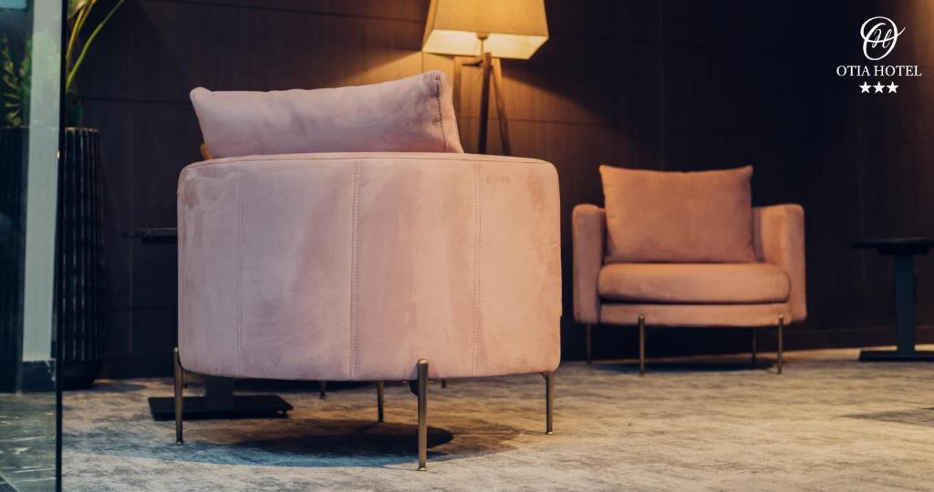 Posezení v ubytování OTIA HOTEL