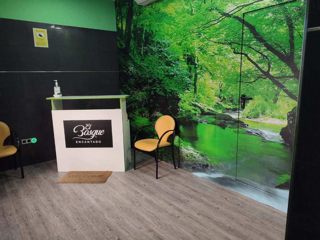 Imagen de la galería de Hostal El Bosque Encantado Toledo, en Toledo