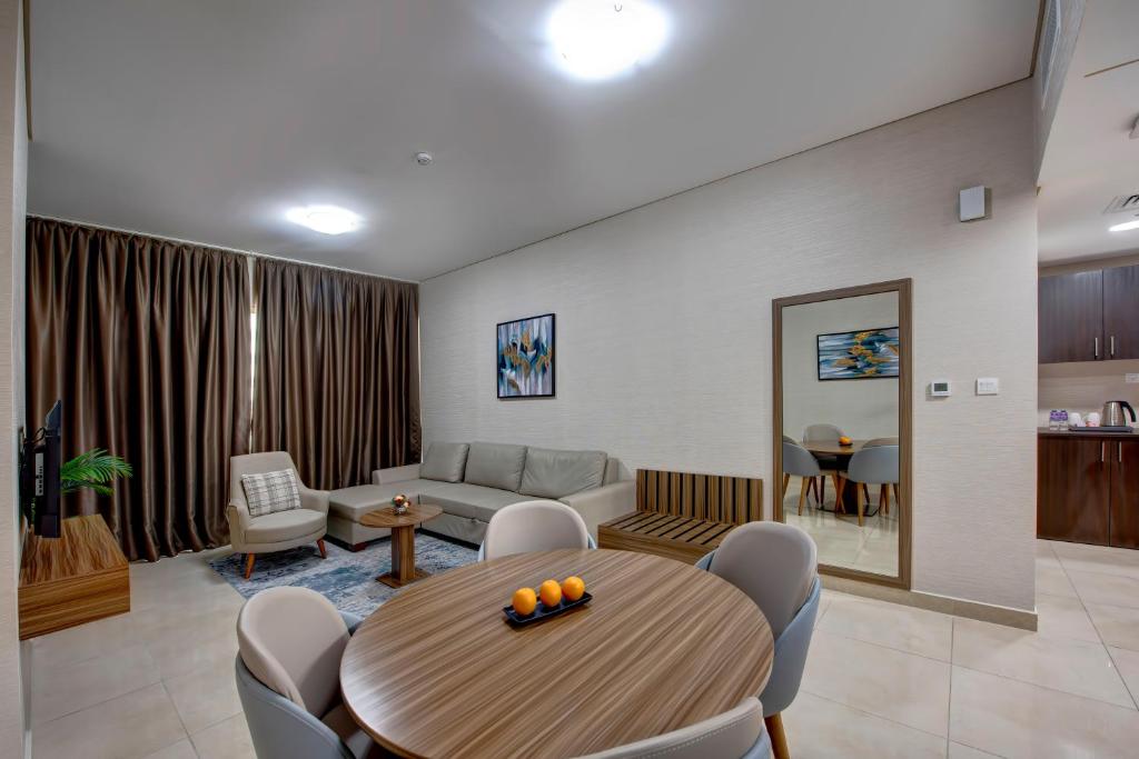 Royal Regency Suites Marinaにあるシーティングエリア