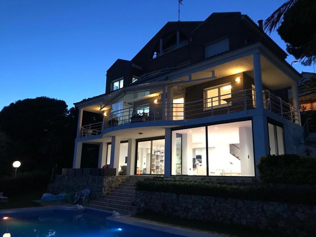 Bazén v ubytovaní Apartamento entre mar y montaña alebo v jeho blízkosti