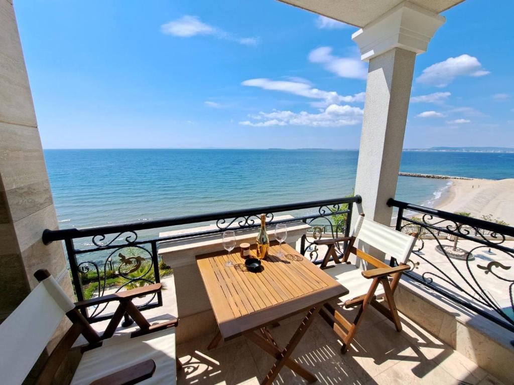 Onyx 2 private beach apartment