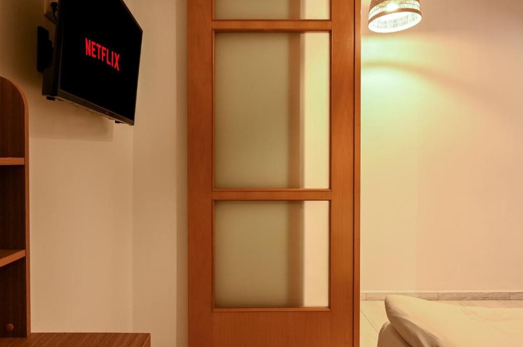 Thessaloniki Center Modern Apartment - 6