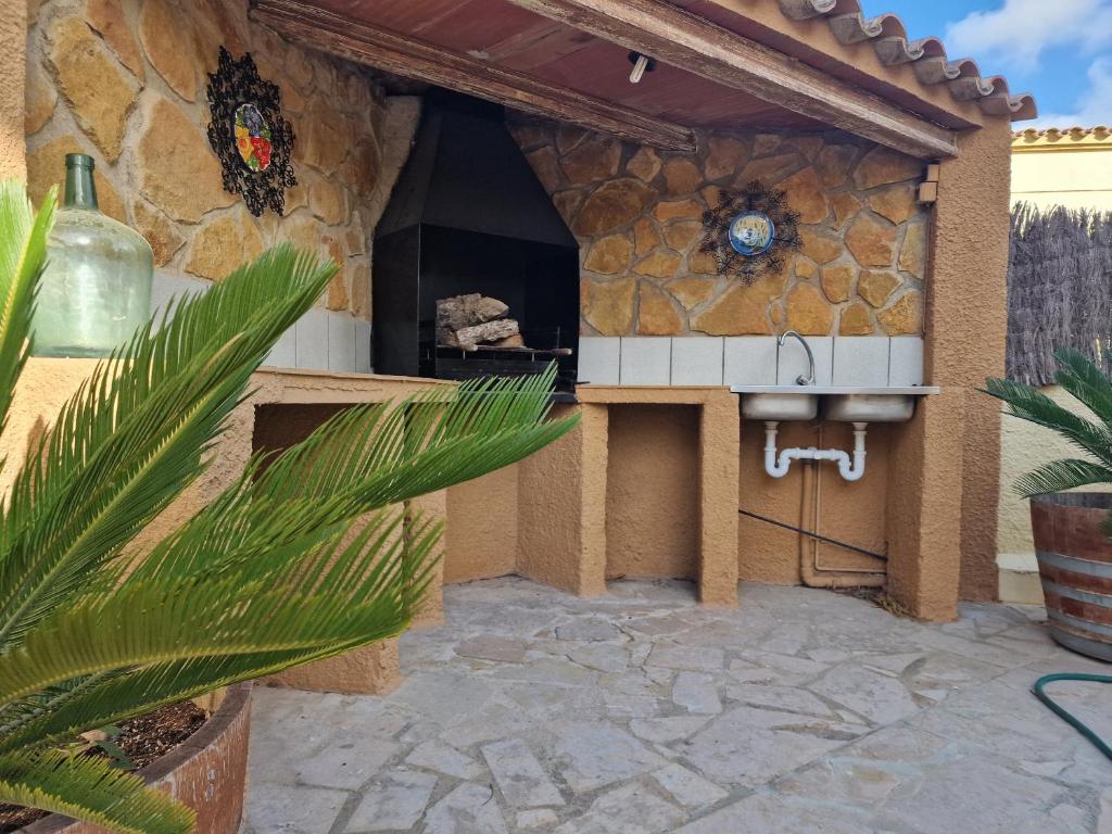 Fotografia z galérie ubytovania Riumar "Eva", 300m to beach, private pool, On-Site-Service, dog beach v destinácii Riumar