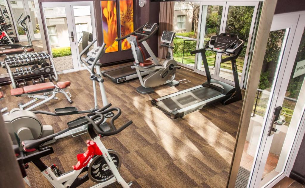 Fitness centrum a/nebo fitness zařízení v ubytování Garden Court Morningside Sandton