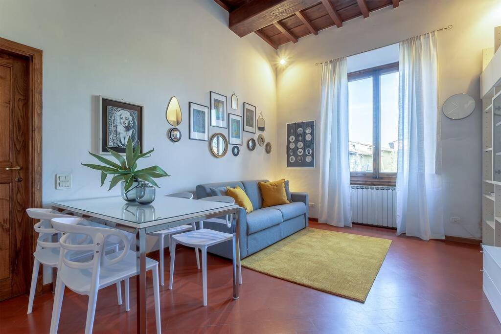 A seating area at Discovering Florence