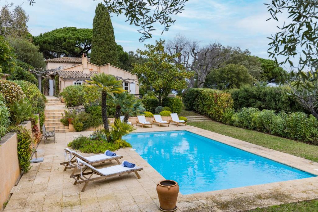 Πισίνα στο ή κοντά στο Soleil Marin - Villa with Sea View