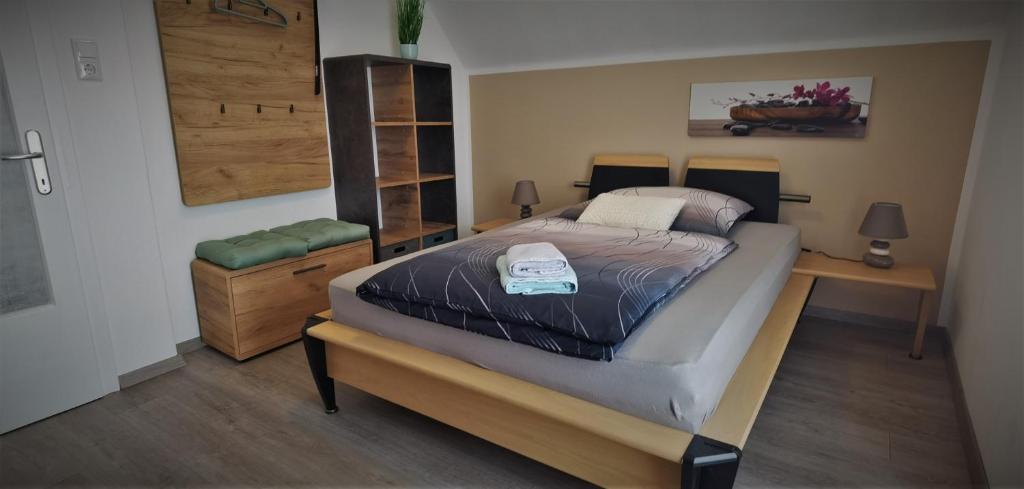 Postel nebo postele na pokoji v ubytování Haus im Seegebiet von Villach