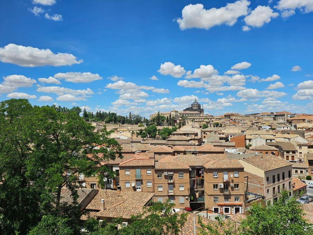 Nespecifikovaný výhled na destinaci Toledo nebo výhled na město při pohledu z hotelu