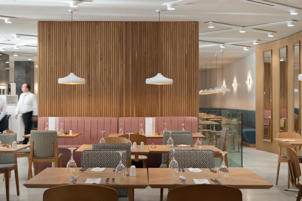 Reštaurácia alebo iné gastronomické zariadenie v ubytovaní Bio Suites Hotel & Spa