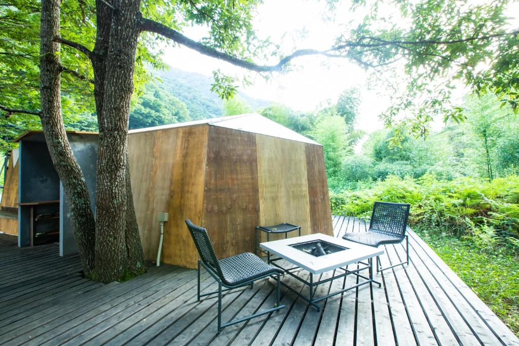 Zahrada ubytování LOOF Tiny House Camp