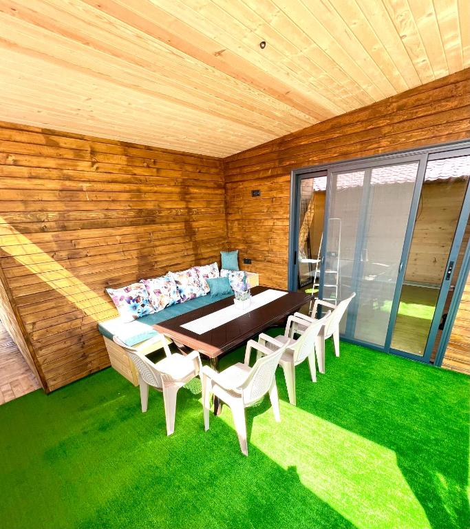 Patio nebo venkovní prostory v ubytování Еко Къщи Къмпинг Созопол Еко
