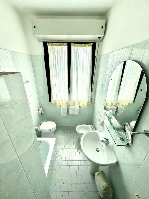 Koupelna v ubytování Hotel Metropole