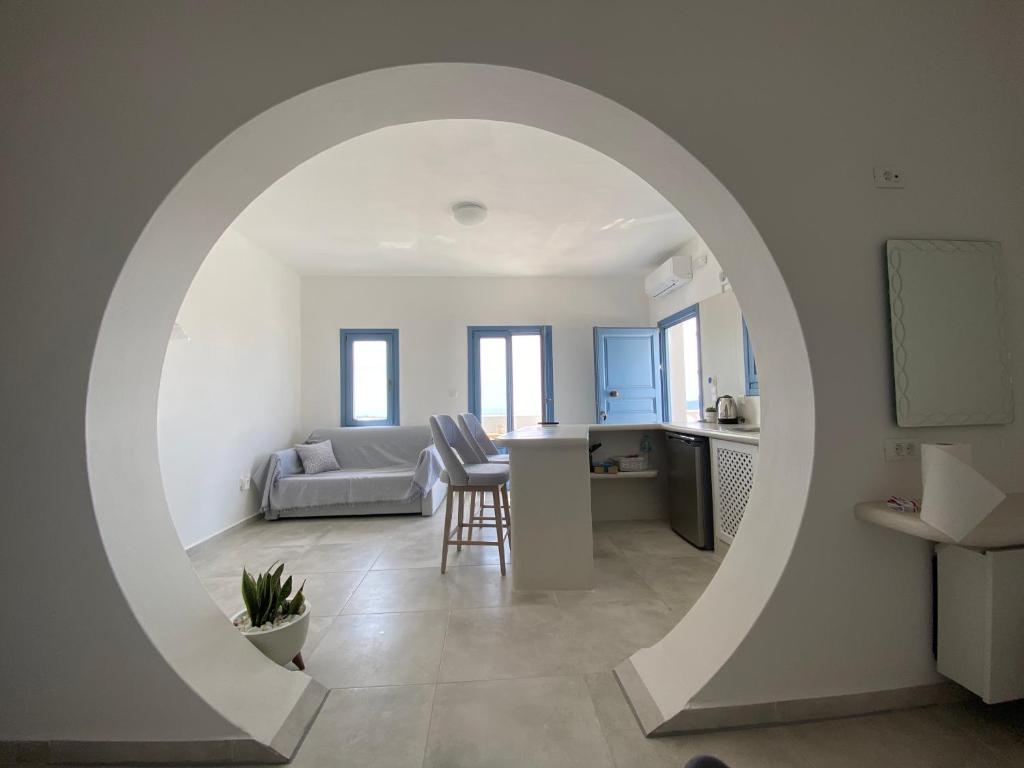 Posedenie v ubytovaní ENA suites Santorini