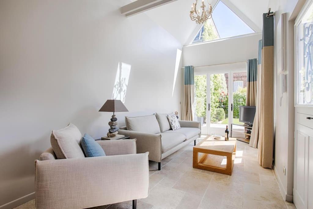 Fotografie z fotogalerie ubytování La Villa du Figuier Deauville quartier de l'église v destinaci Deauville