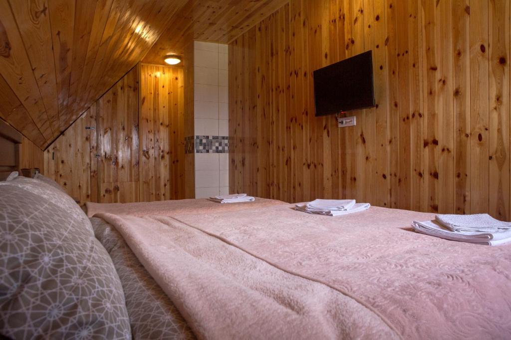 Villa Das Zabljak - Habitación Triple Básica Con Baño Compartido