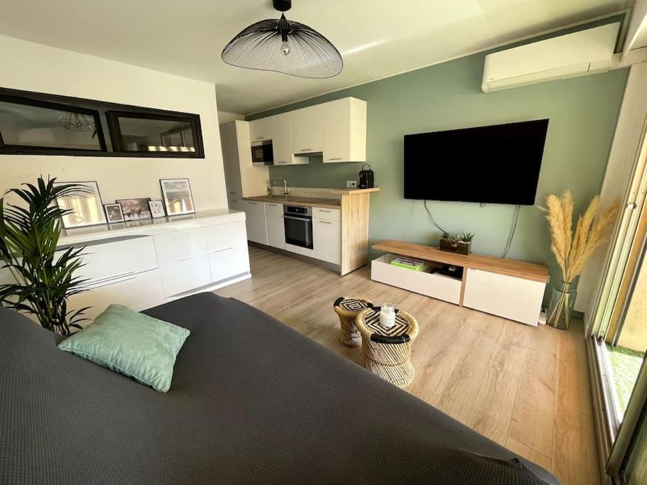Fotografia z galérie ubytovania Superbe appartement Cocooning au calme - Piscine v destinácii Antibes