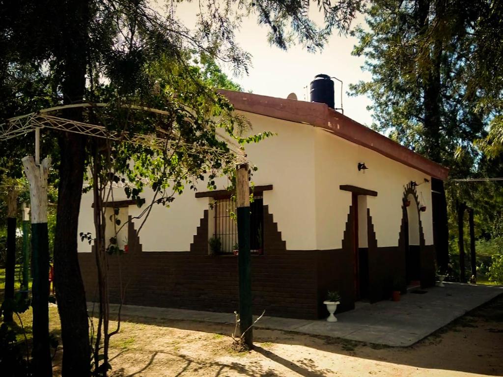 Το κτήριο όπου στεγάζεται  η παραθεριστική κατοικία