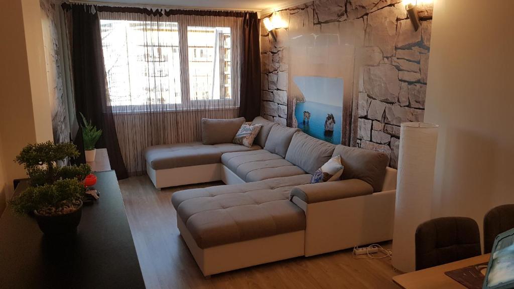 Posedenie v ubytovaní Cadet Apartman with lake view